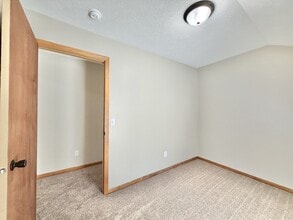 612 Cherry St in Janesville, WI - Foto de edificio - Building Photo