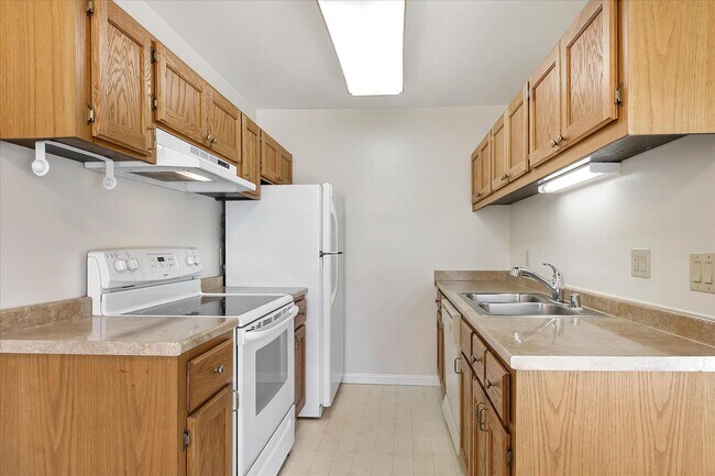946 Kiely Blvd in Santa Clara, CA - Building Photo - Building Photo