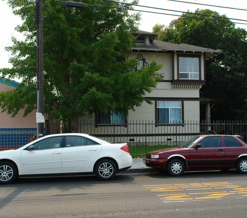 140 E Beach St in Watsonville, CA - Building Photo