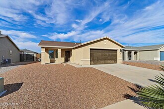 14321 Paraiso Dr in Horizon City, TX - Building Photo - Building Photo