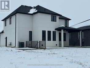 19 Belleview Dr in Kingsville, ON - Building Photo - Building Photo