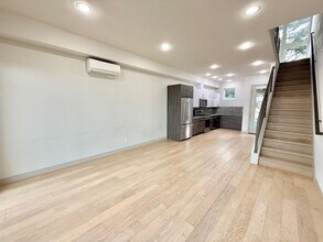 2857 Franklin Ave E in Seattle, WA - Building Photo - Building Photo