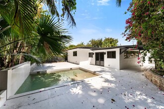 5736 SW 35th St in Miami, FL - Building Photo - Building Photo