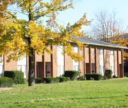 Forest Park Apartments in Forest Park, OH - Foto de edificio - Building Photo