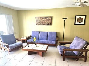 2097 S Ocean Dr in Hallandale Beach, FL - Building Photo - Building Photo