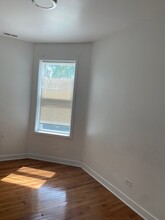 6402 S Eberhart Ave in Chicago, IL - Foto de edificio - Building Photo