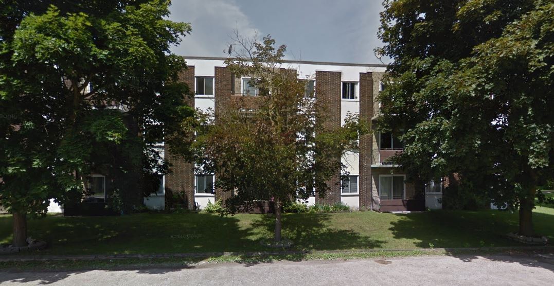 238 Victoria St in Strathroy-Caradoc, ON - Building Photo