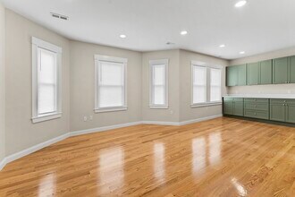42 Almont St in Medford, MA - Building Photo - Building Photo