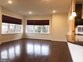 2905 Bleeker St, Unit 205 in Fairfax, VA - Building Photo - Building Photo