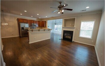 4885 Hastings Terrace in Alpharetta, GA - Foto de edificio - Building Photo