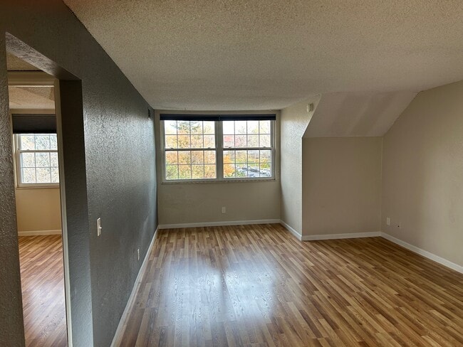 3250 O'Neal Cir, Unit Unit H-31 in Boulder, CO - Building Photo - Building Photo