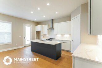 2142 Oakland St, Unit C215 in Nashville, TN - Building Photo - Building Photo