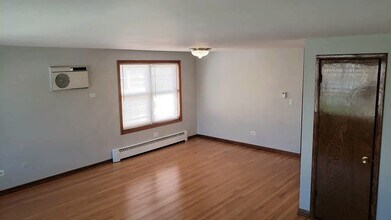4621 N Sayre Ave in Harwood Heights, IL - Building Photo - Building Photo