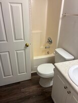 474 Regency Park Dr, Unit Private bedroom and bathr in Columbia, SC - Building Photo