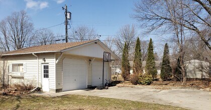 1606 Oxford Dr in Champaign, IL - Building Photo - Building Photo