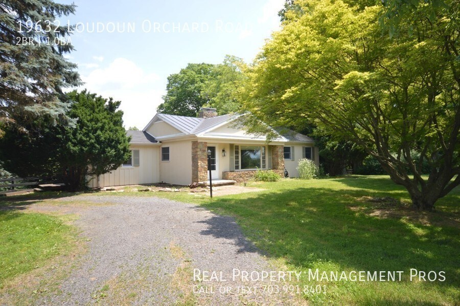 19632 Loudoun Orchard Rd in Leesburg, VA - Building Photo