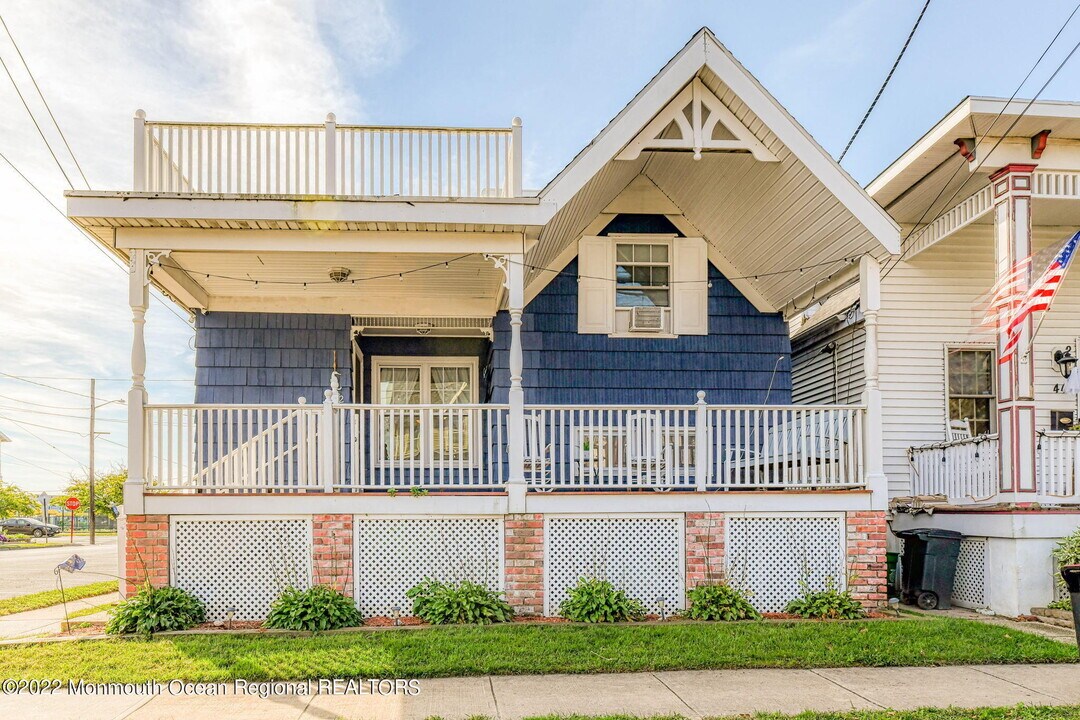 42 Abbott Ave in Ocean Grove, NJ - Foto de edificio