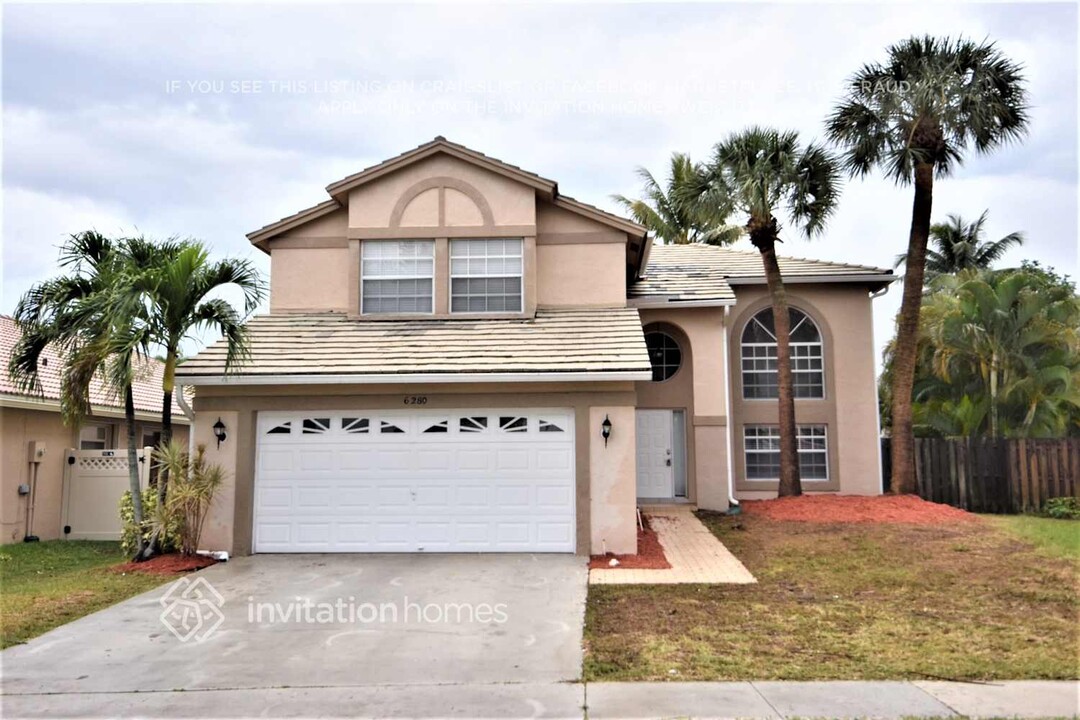6280 Windchime Pl in Boynton Beach, FL - Foto de edificio