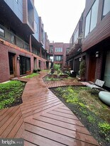 1247 E Columbia Ave in Philadelphia, PA - Building Photo