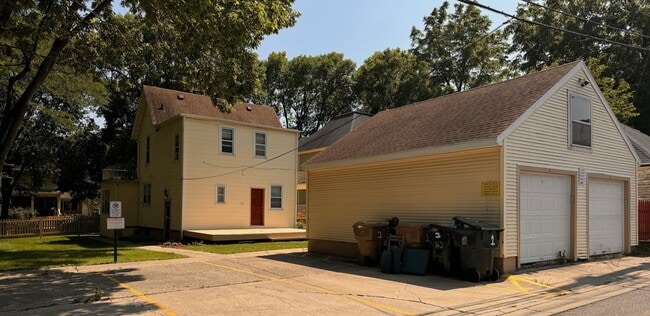 1812 Madison St, Unit #2 in Madison, WI - Foto de edificio - Building Photo
