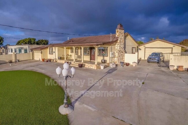 property at 1976 Grandview St