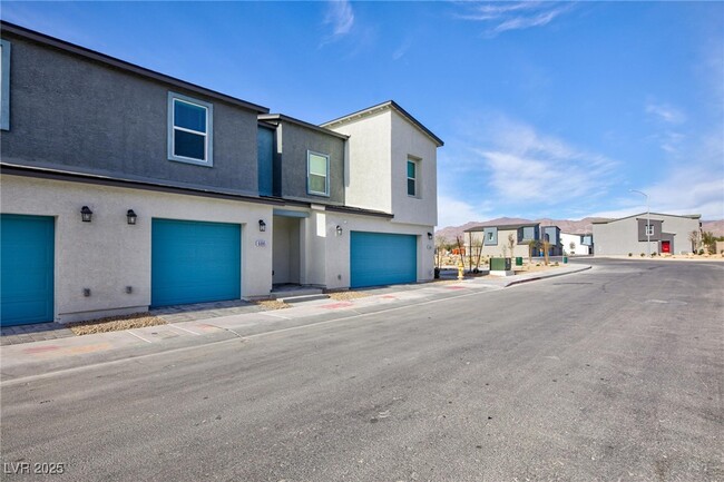 6085 Lily Garden St in North Las Vegas, NV - Building Photo - Building Photo