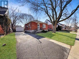 181 E 13th St in Hamilton, ON - Building Photo