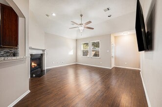 14119 Hollowmill Ln in Houston, TX - Building Photo - Building Photo