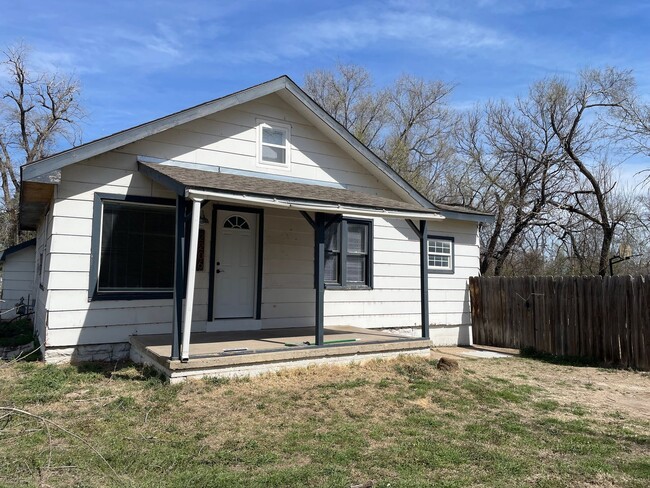 property at 2206 W Nickerson Blvd