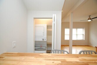 711 N Hoyne Ave in Chicago, IL - Building Photo - Building Photo