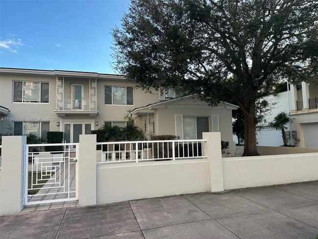 738 Biltmore Way in Coral Gables, FL - Foto de edificio - Building Photo