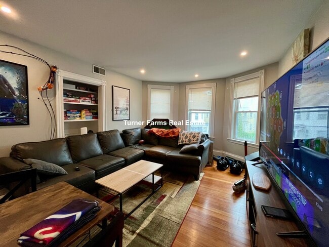 24 Pond St, Unit 2