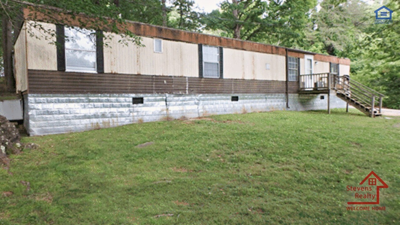 271 C C Camp Rd in Cookeville, TN - Building Photo