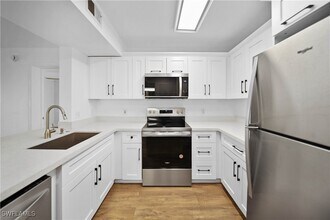 8264 Key Royal Cir in Naples, FL - Building Photo - Building Photo