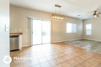 39532 Cinch Strap Pl, Unit Unit 100 in Tucson, AZ - Building Photo - Building Photo