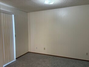 17000 E Ford Dr in Aurora, CO - Building Photo - Building Photo