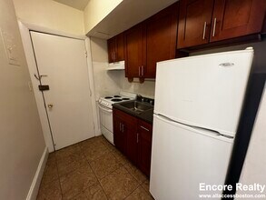 33 Lancaster Terrace, Unit 312 in Brookline, MA - Building Photo - Building Photo