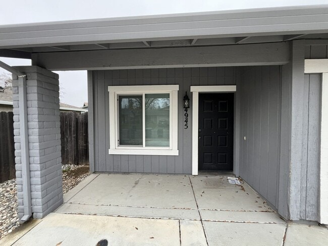 4945 Travertine Cir in Sacramento, CA - Building Photo - Building Photo