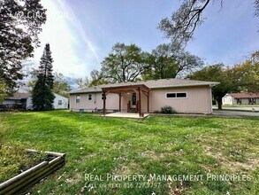 442 Circle Dr in Liberty, MO - Building Photo - Building Photo