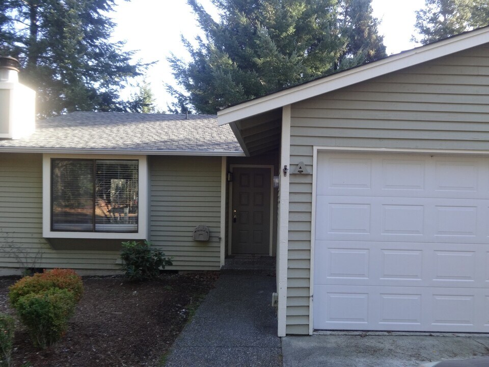 8001 Mitts Ln NW in Gig Harbor, WA - Building Photo