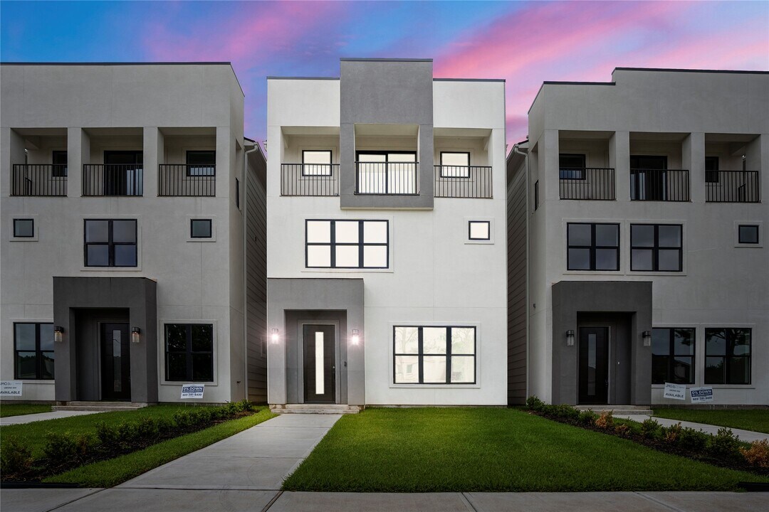 15000 S Richmond Ave in Houston, TX - Building Photo