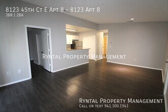 8123 45th Ct E in Sarasota, FL - Building Photo - Building Photo