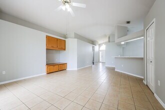 16410 Coopers Hawk Ave in Clermont, FL - Building Photo - Building Photo