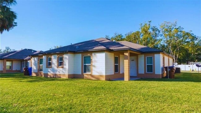 property at 1005 W King St