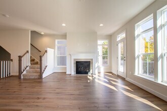 5205 Ridgeview Retreat Dr in Chantilly, VA - Building Photo - Building Photo