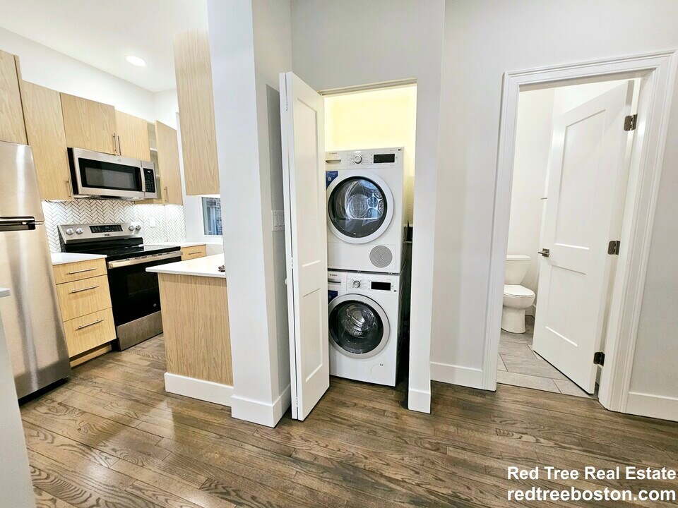 124 Peterborough St in Boston, MA - Building Photo