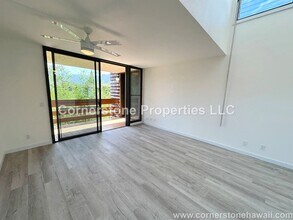 1015 Aoloa Pl in Kailua, HI - Building Photo - Building Photo