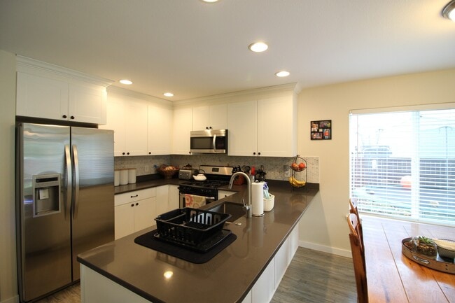 1559 Stremler Dr in Oak Harbor, WA - Building Photo - Building Photo