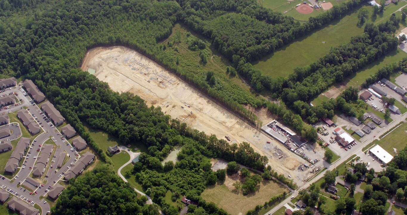 The Crossings at South Park in Fairdale, KY - Building Photo