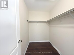 99 Panabaker Dr in Hamilton, ON - Building Photo - Building Photo